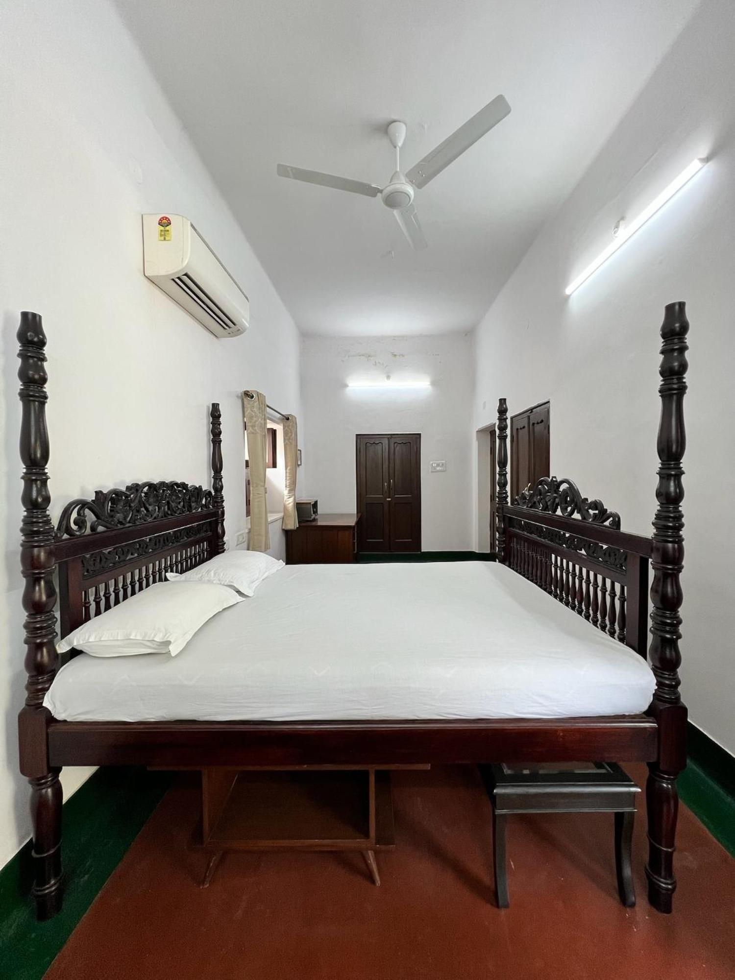 Laxmi Nivas 1949 Bed & Breakfast Secunderabad Bagian luar foto