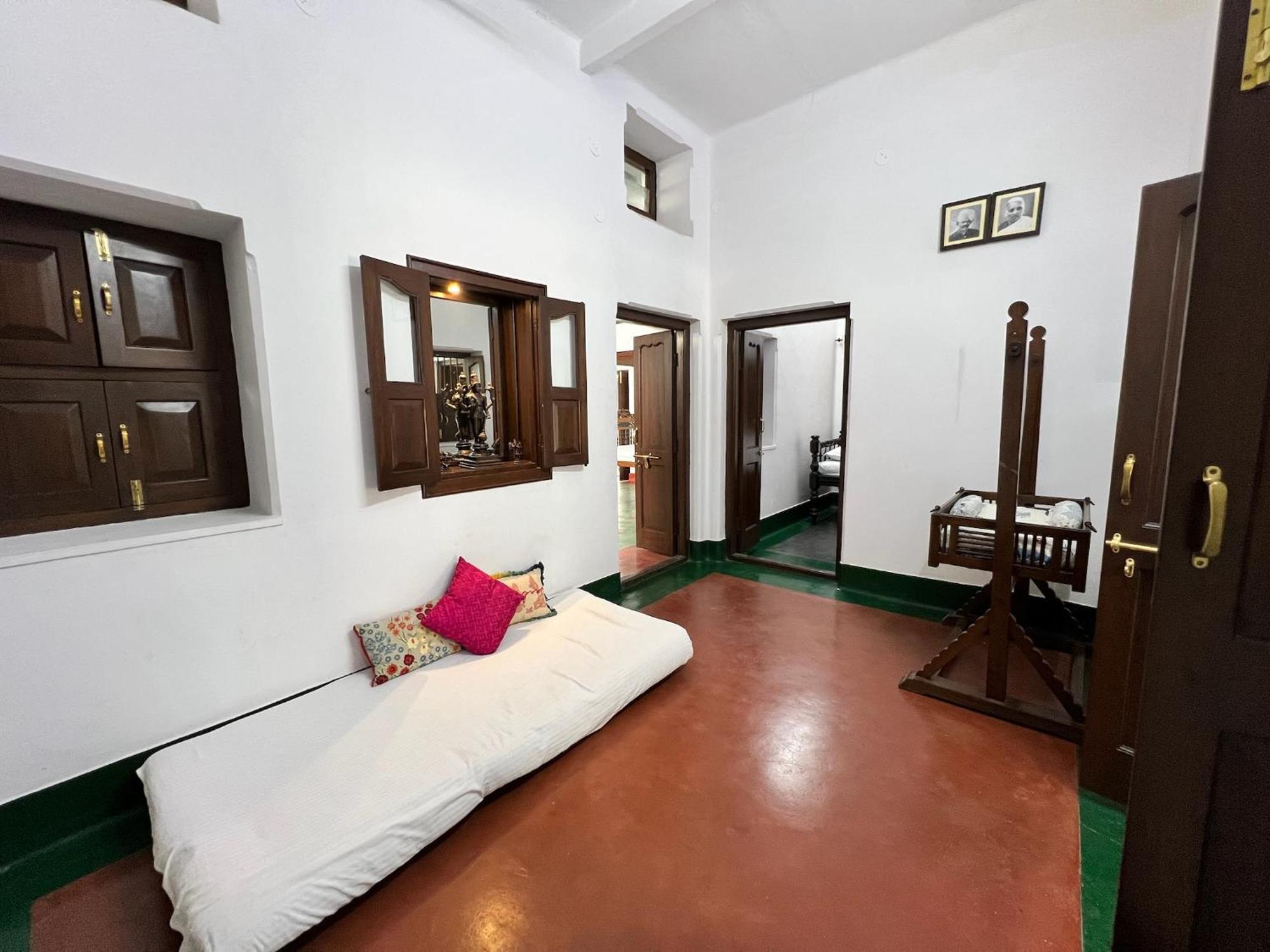 Laxmi Nivas 1949 Bed & Breakfast Secunderabad Bagian luar foto