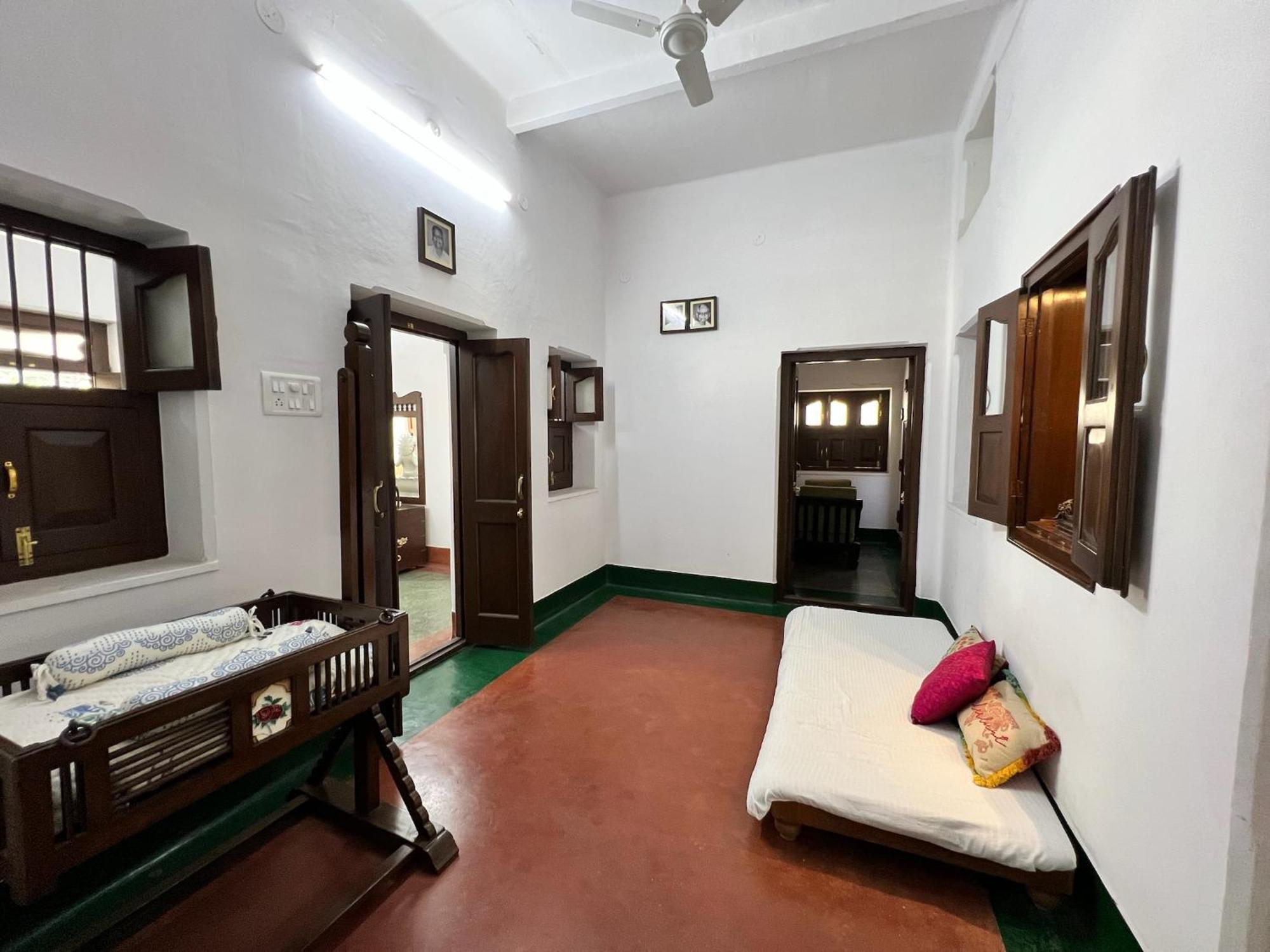 Laxmi Nivas 1949 Bed & Breakfast Secunderabad Bagian luar foto