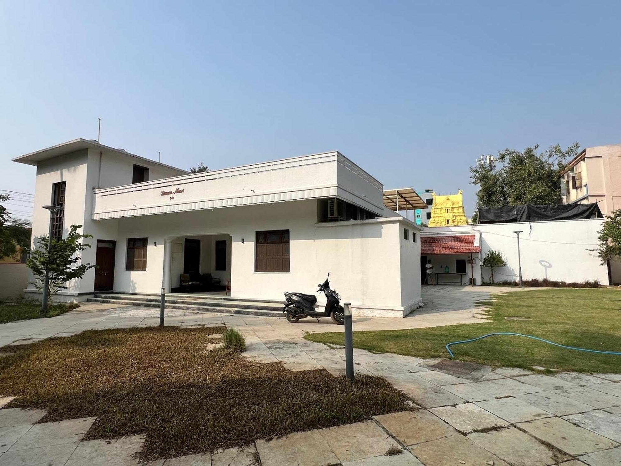 Laxmi Nivas 1949 Bed & Breakfast Secunderabad Bagian luar foto